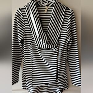 My Beloved Monochrome Striped Top